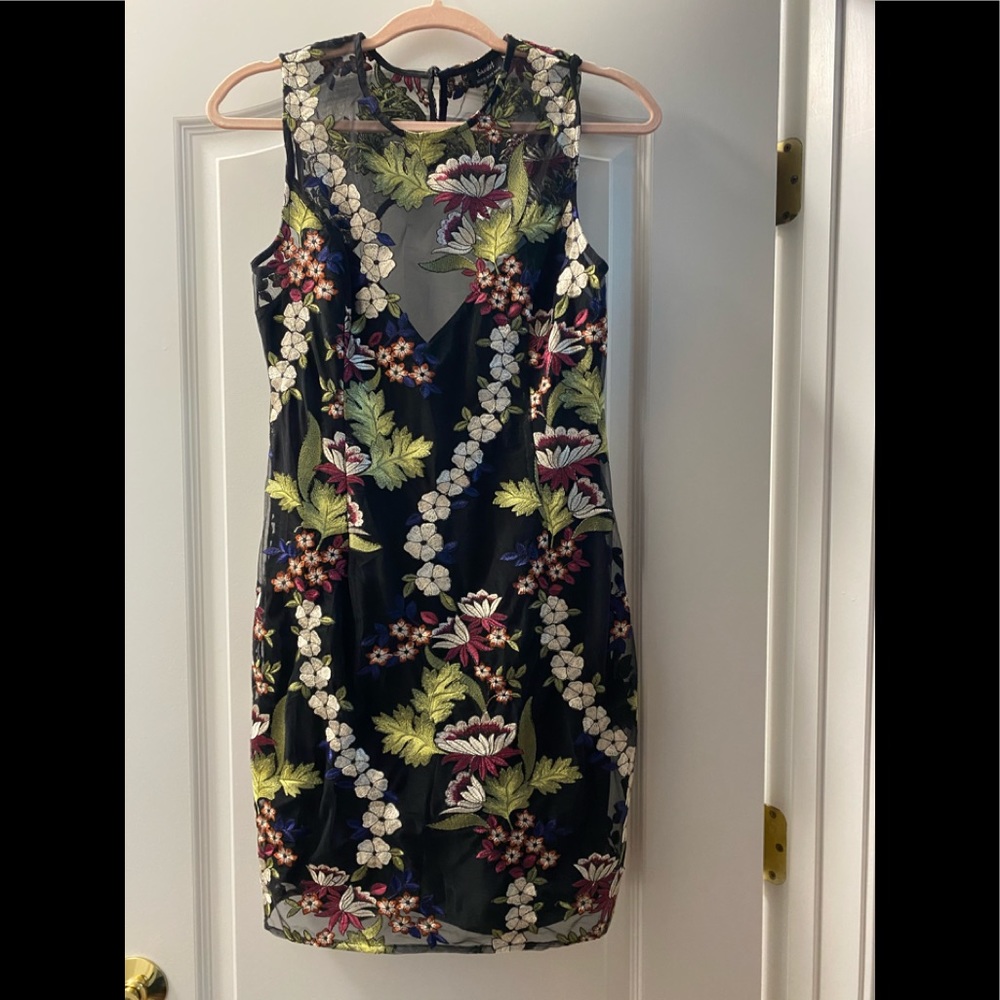 NWT Bardot minidress Lined w/lace & floral overlay